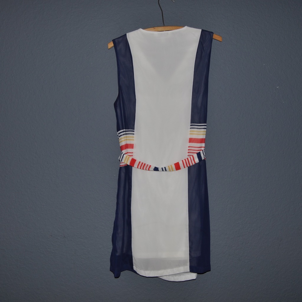 CHARMING CHARLIE Colorblock ISSA Shift Dress [A8] - Picture 4 of 7